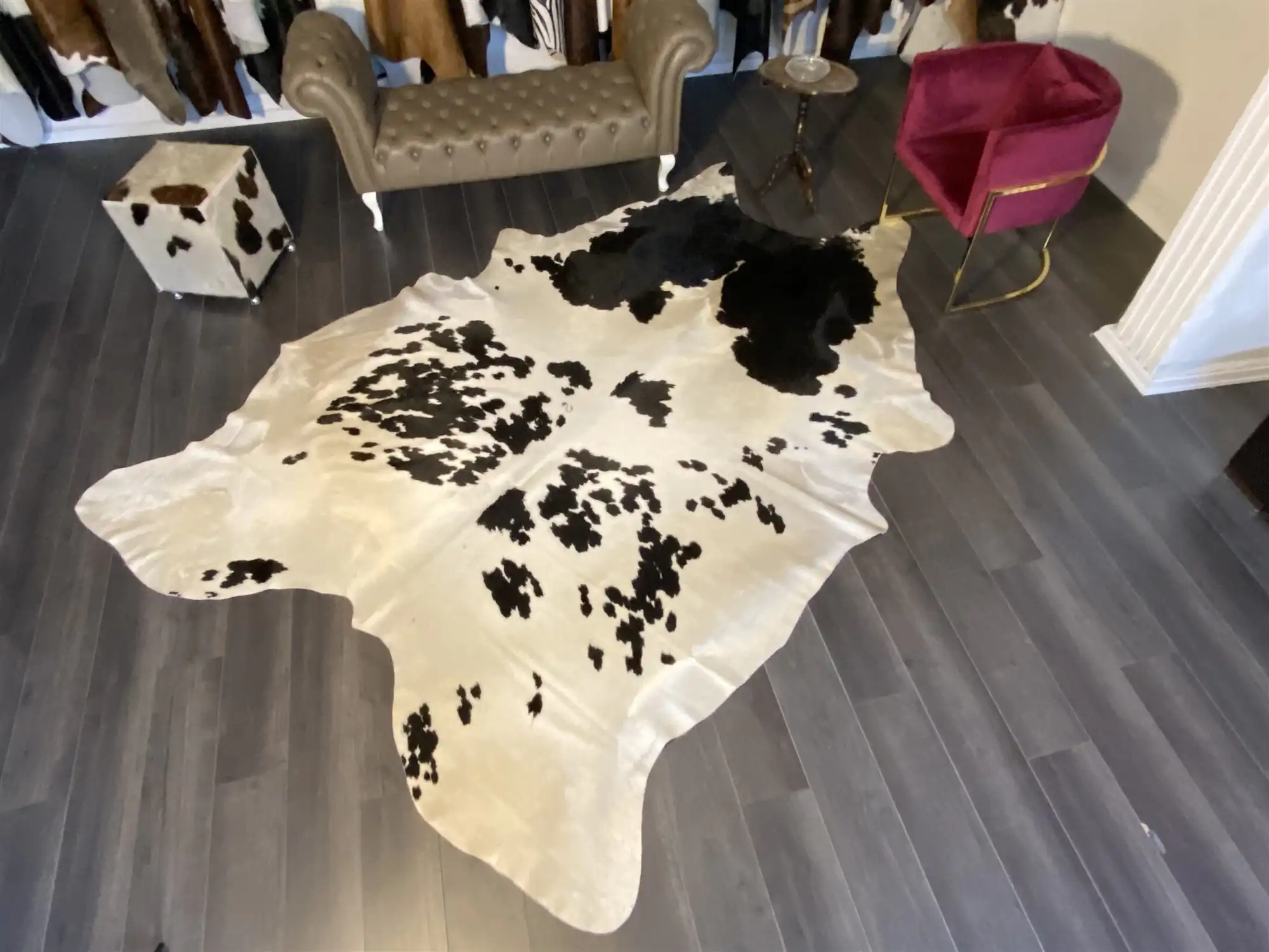 HAKİKİ DERİ DANA POSTU SİYAH - BEYAZ 225 x 305 - 0701000199