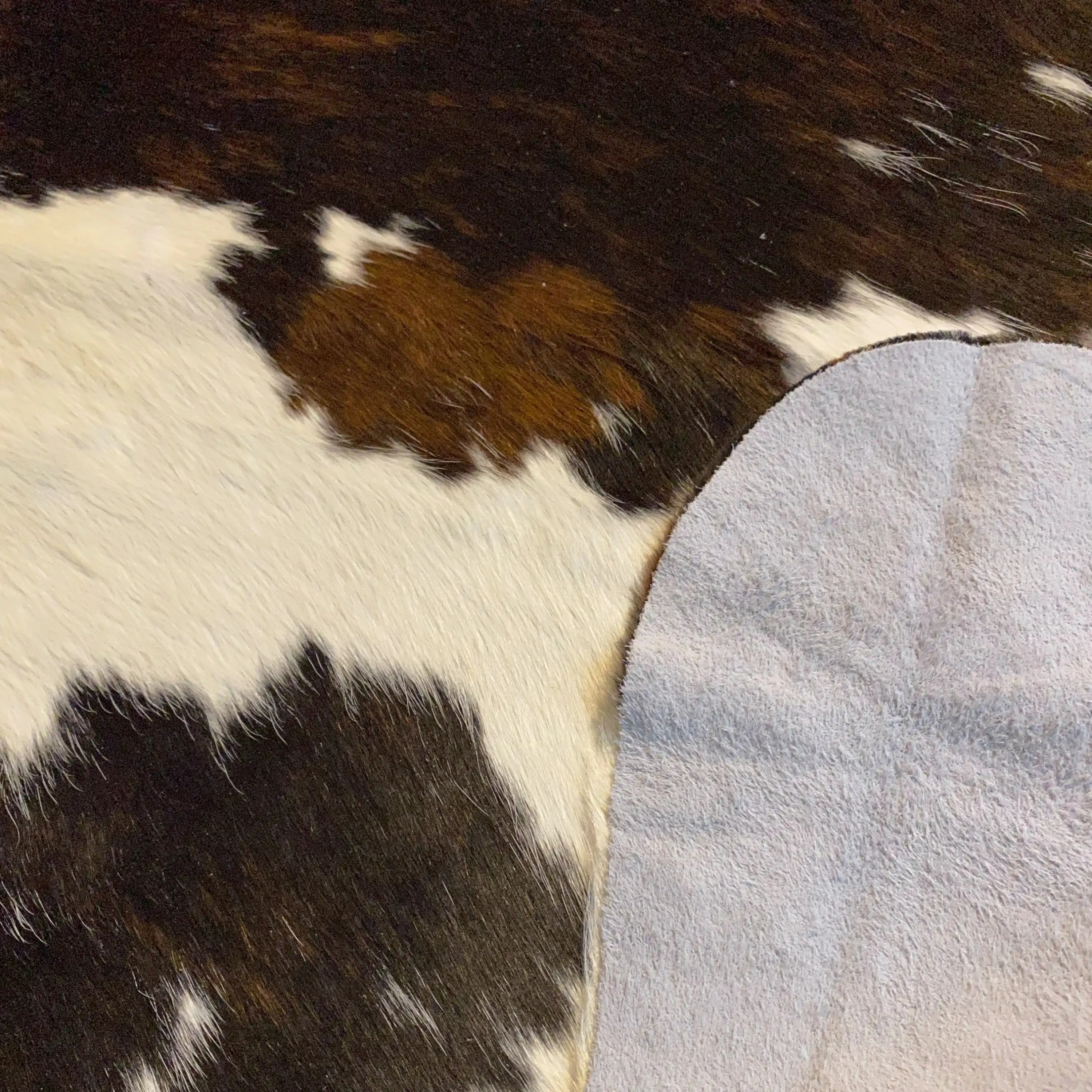 HAKİKİ DERİ DANA POSTU ÜÇ RENK 195 x 210 - 0901000001