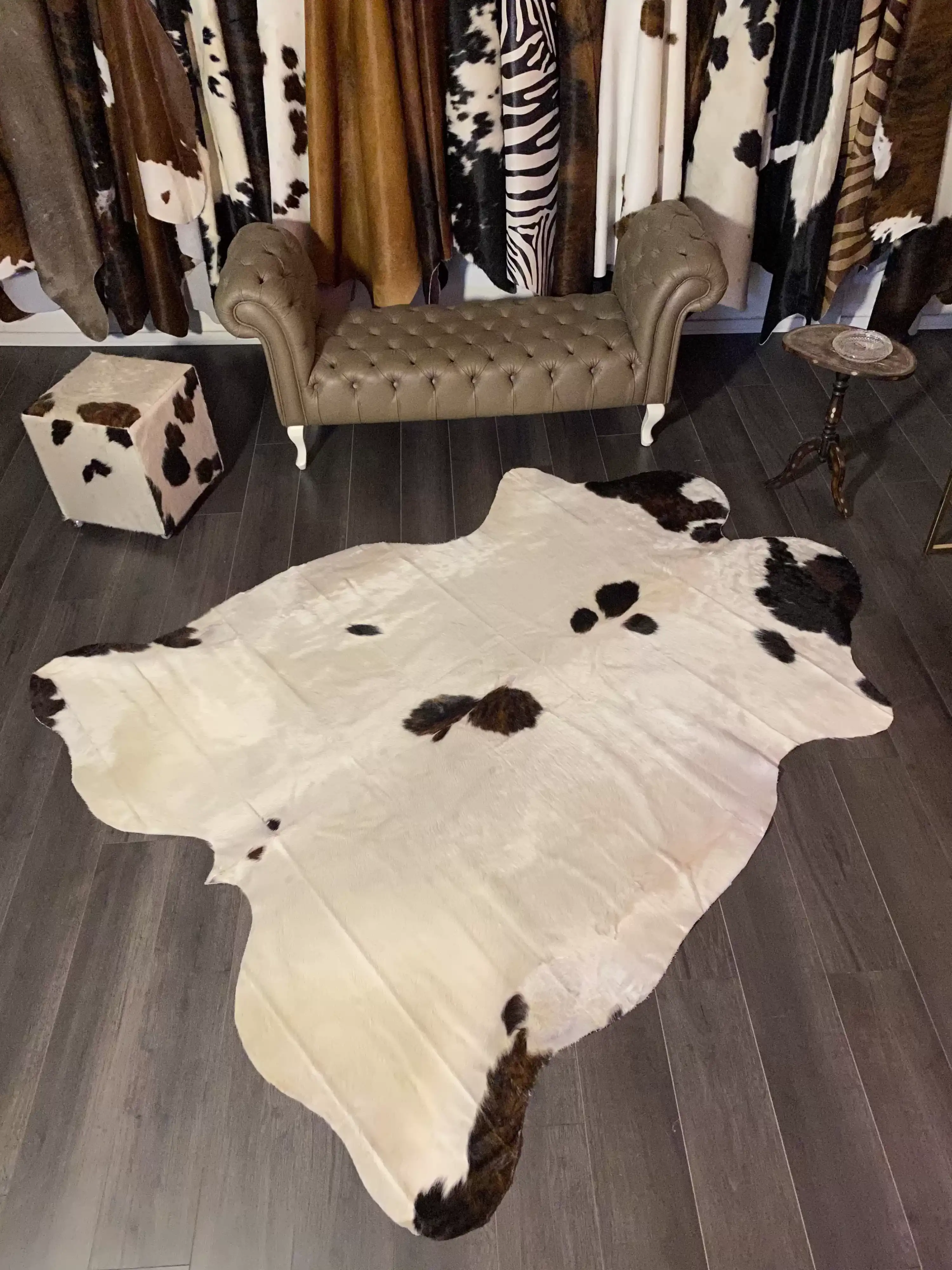 HAKİKİ DERİ DANA POSTU ÜÇ RENK 200 x 235 - 0901000043