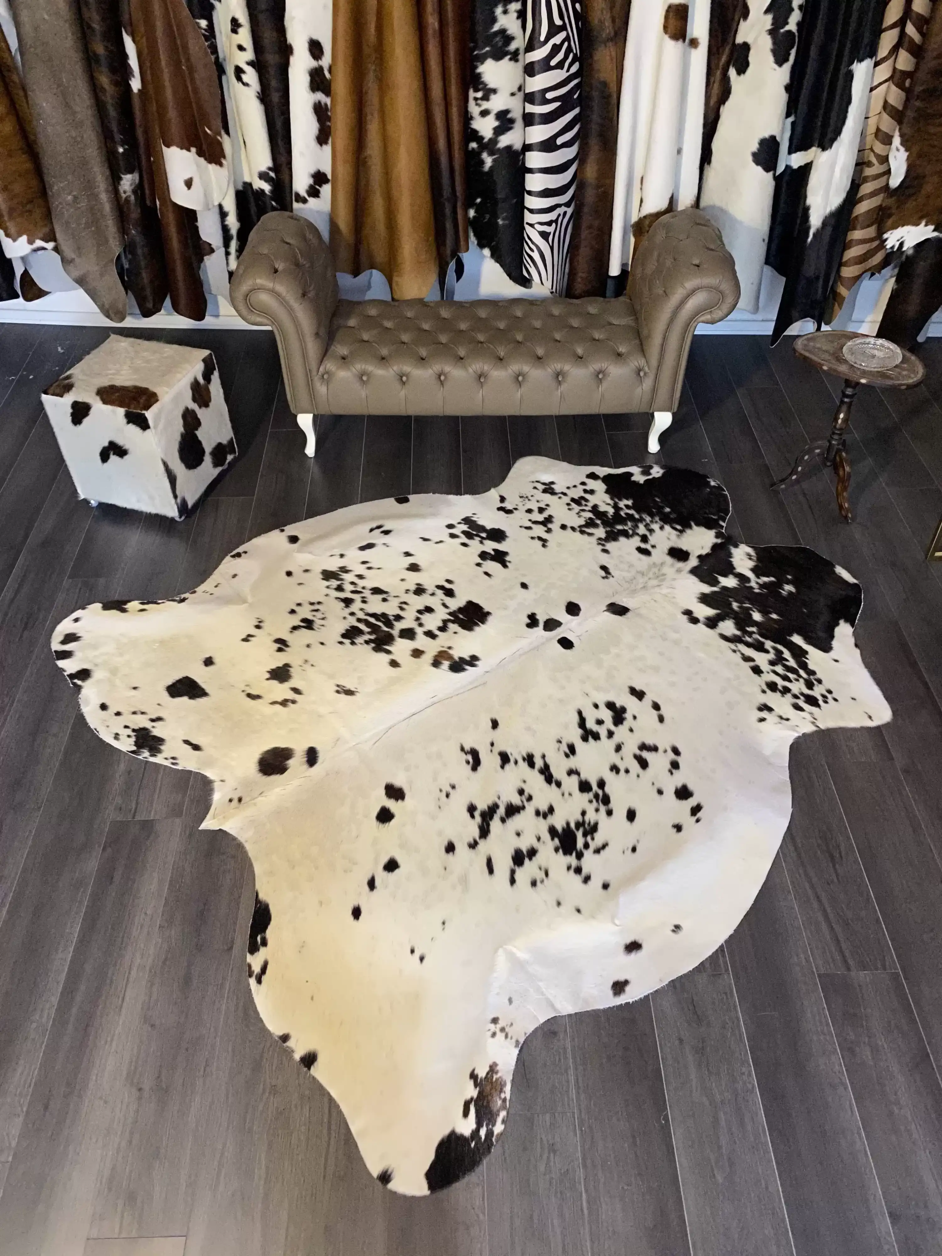 HAKİKİ DERİ DANA POSTU ÜÇ RENK 205 x 230 - 0901000096