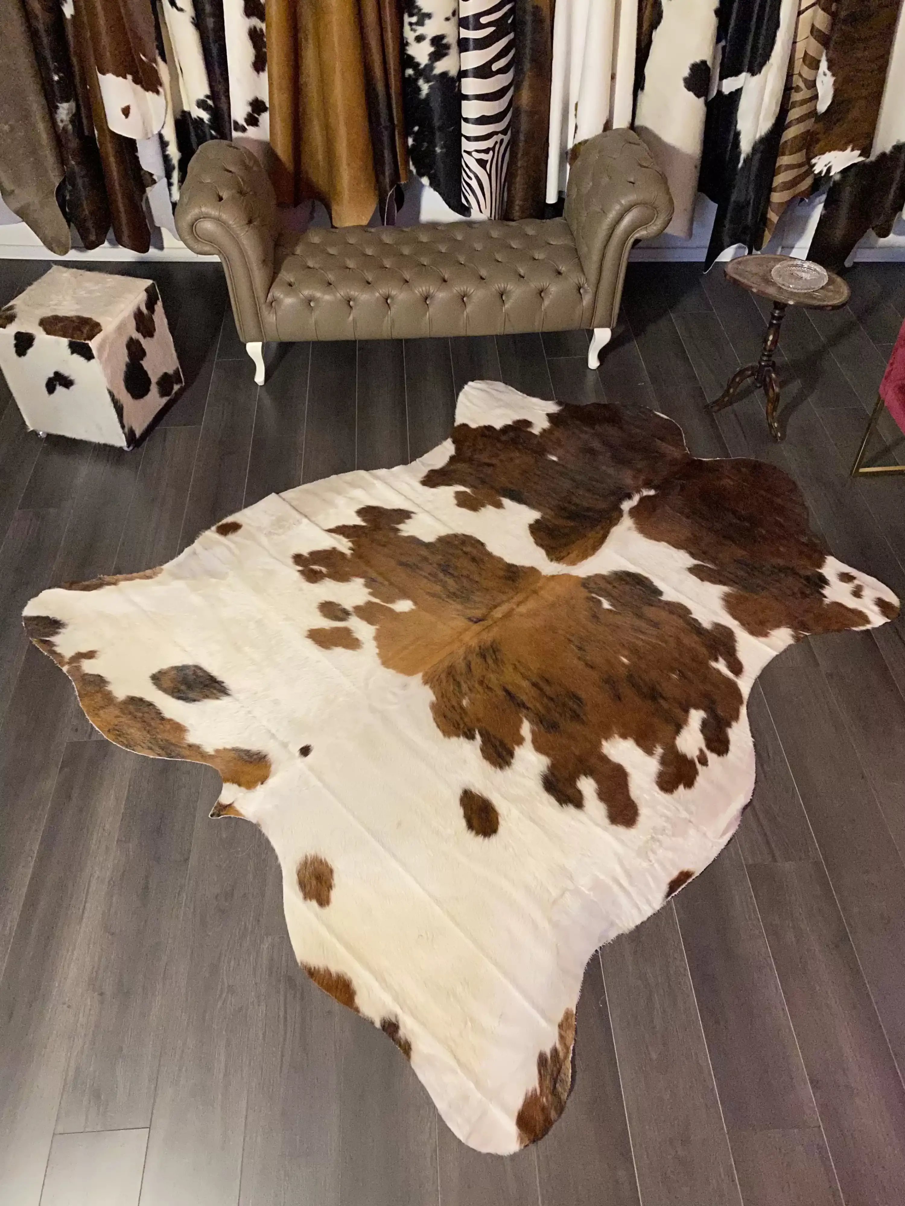 HAKİKİ DERİ DANA POSTU ÜÇ RENK 205 x 235 - 0901000044