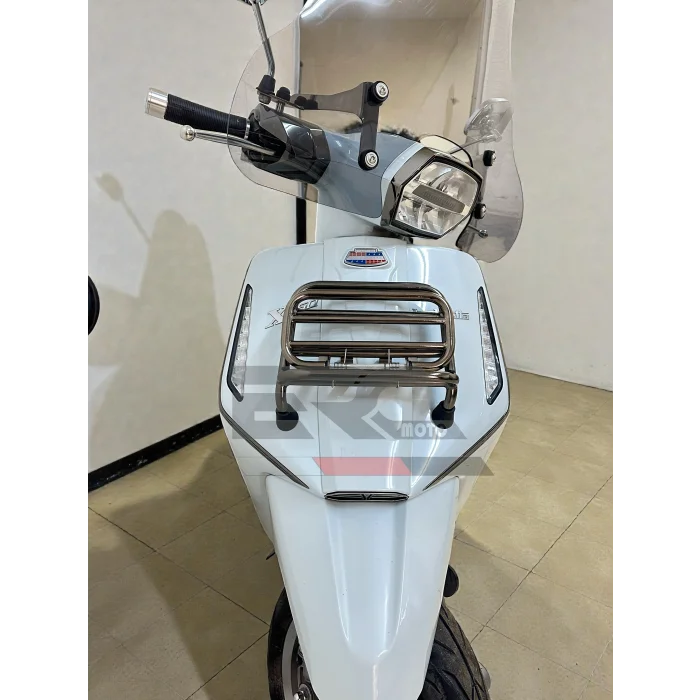 Lambretta X300 X250 X125 Ön port bagaj - Füme Krom