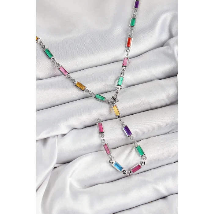 Pirinç Renkli Zirkon Taşlı Dikdörtgen Model Gümüş Renk Kadın Y Kolye