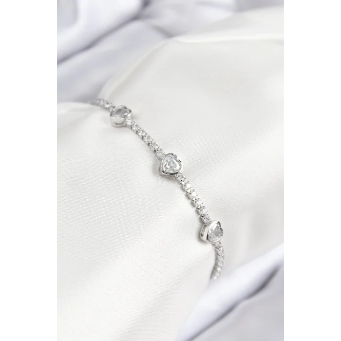 Pirinç Zirkon Taşlı Sıralı Kalp Model Gümüş Renk Asansörlü Kadın Bileklik