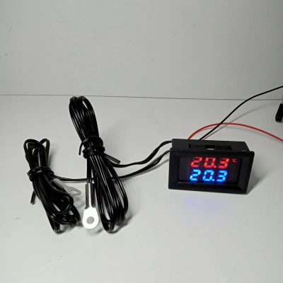 Dijital Hararet Göstergesi ve Voltmetre - Araç iç Dış Sıcaklık ve Akü Şarj Göstergesi