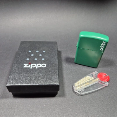 Zippo Çakmak , Hakiki Zippo Çakmak , Taş ve Fitil Hediyeli Orjinal Kutusunda Zippo Çakmak
