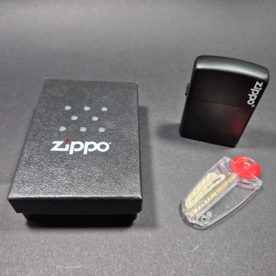 Zippo Çakmak , Hakiki Zippo Çakmak , Taş ve Fitil Hediyeli Orjinal Kutusunda Zippo Çakmak