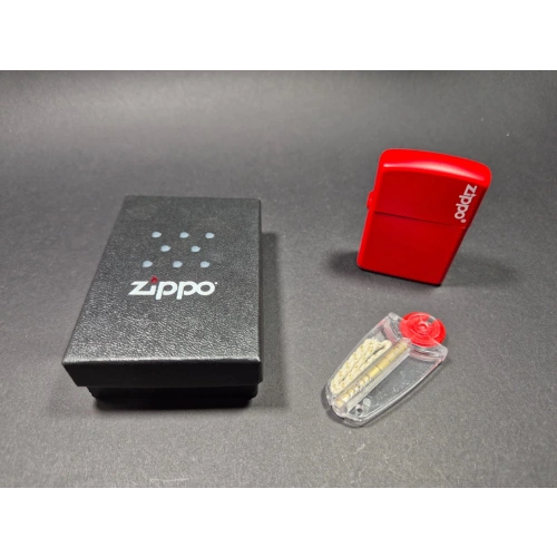 Zippo Çakmak , Hakiki Zippo Çakmak , Taş ve Fitil Hediyeli Orjinal Kutusunda Zippo Çakmak