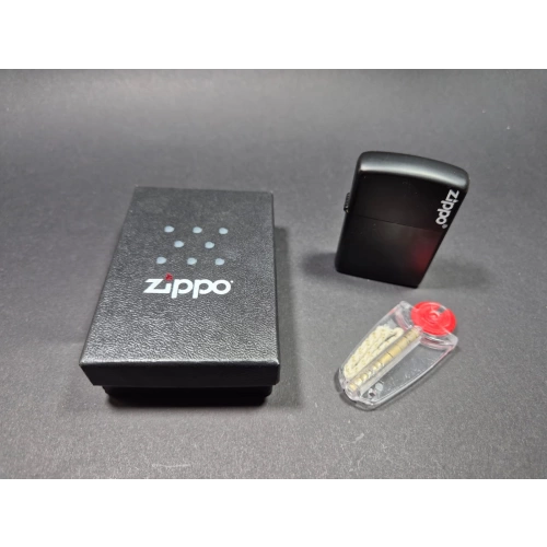 Zippo Çakmak , Hakiki Zippo Çakmak , Taş ve Fitil Hediyeli Orjinal Kutusunda Zippo Çakmak
