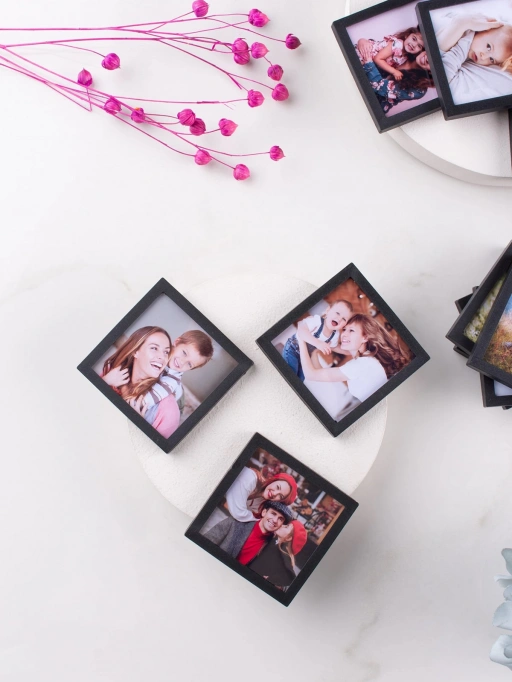 Siyah Çerçeveli Magnet 5x5cm - 48 Adet