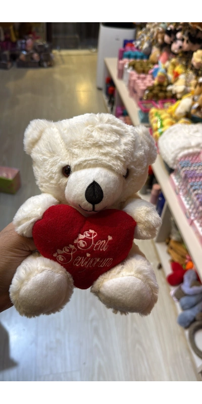 Kalplı ayıcık beyaz