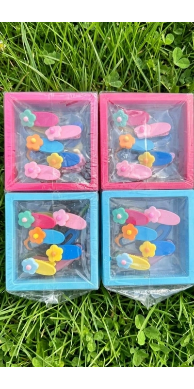 Çiçek Figürlü Kutulu Toka Seti