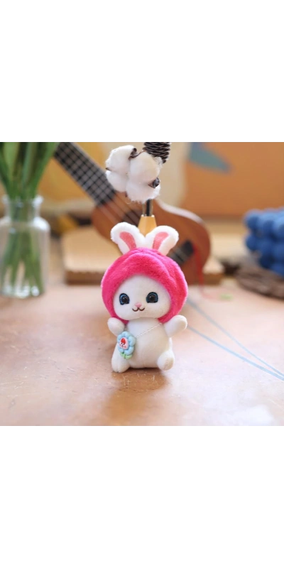 Pembe şapkalı tavşan