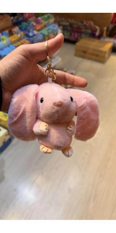 Uzun kulaklı tavşan pembe