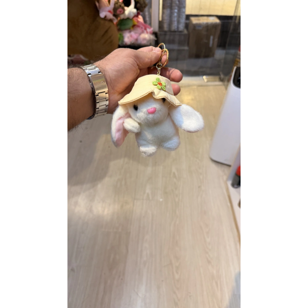 Şapkalı tavşan beyaz