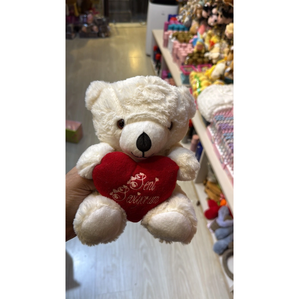 Kalplı ayıcık beyaz