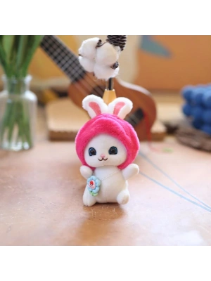 Pembe şapkalı tavşan