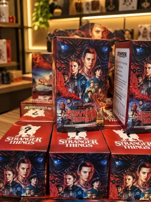 Stranger Things Temalı Anahtarlık