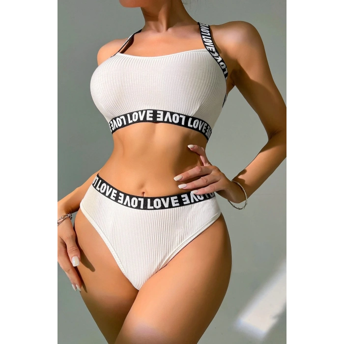 Kadın Beyaz Çapraz Sırt Ve Love Yazı Detaylı Iç Çamaşır Takımı