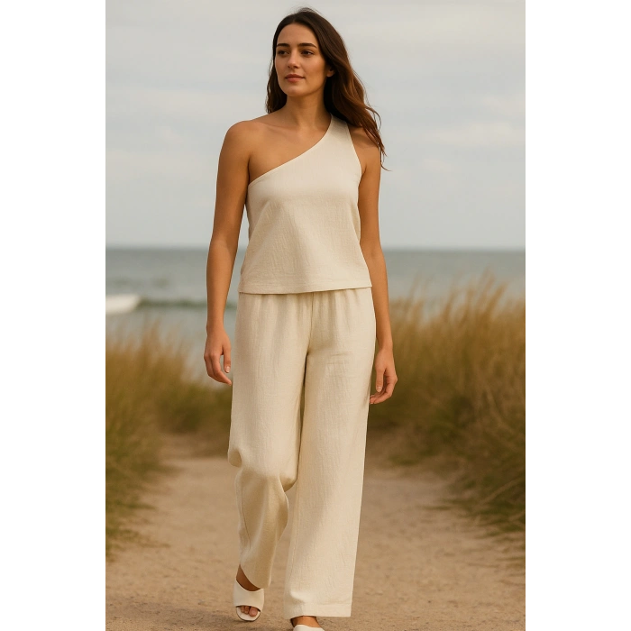 Kadın Beyaz Tek Omuzlu Şık Bluz & Geniş Paça Pantolon İkili Takım