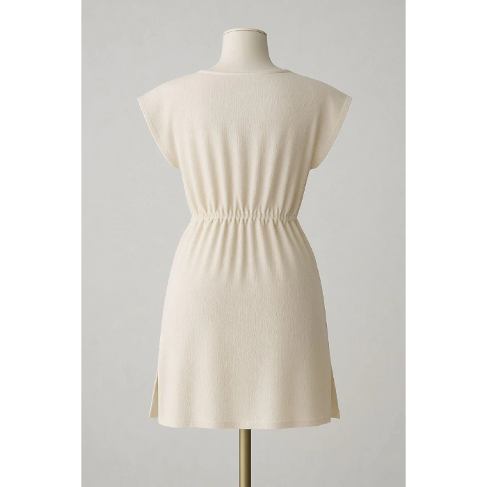 Kadın Beyaz Yanları Yırtmaçlı Tokalı V Yaka Mini Plaj Elbisesi