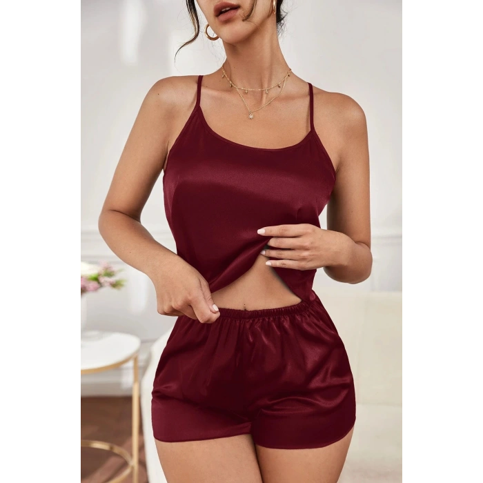 Kadın Bordo Asimetrik Sırt Dekolte Detaylı Şık Şortlu Gecelik Takım