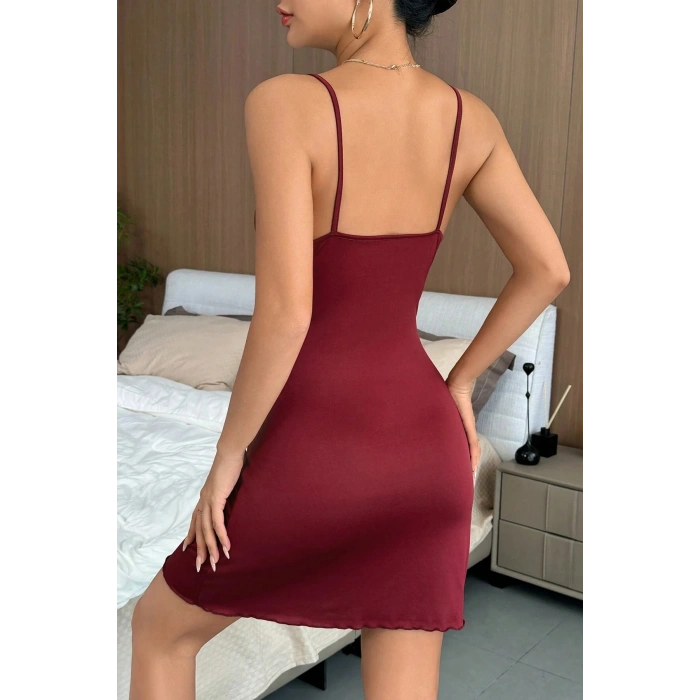 Kadın Bordo Bacak Yırtmaçlı Siyah Dantelli ve Fiyonklu Şık Gecelik