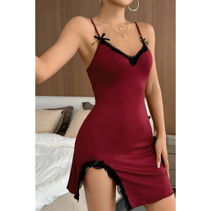 Kadın Bordo Bacak Yırtmaçlı Siyah Dantelli ve Fiyonklu Şık Gecelik