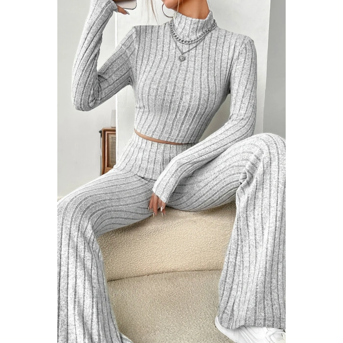 Kadın Gri Çizgili Boğazlı Crop Top ve Yüksek Bel Pantolon Takım