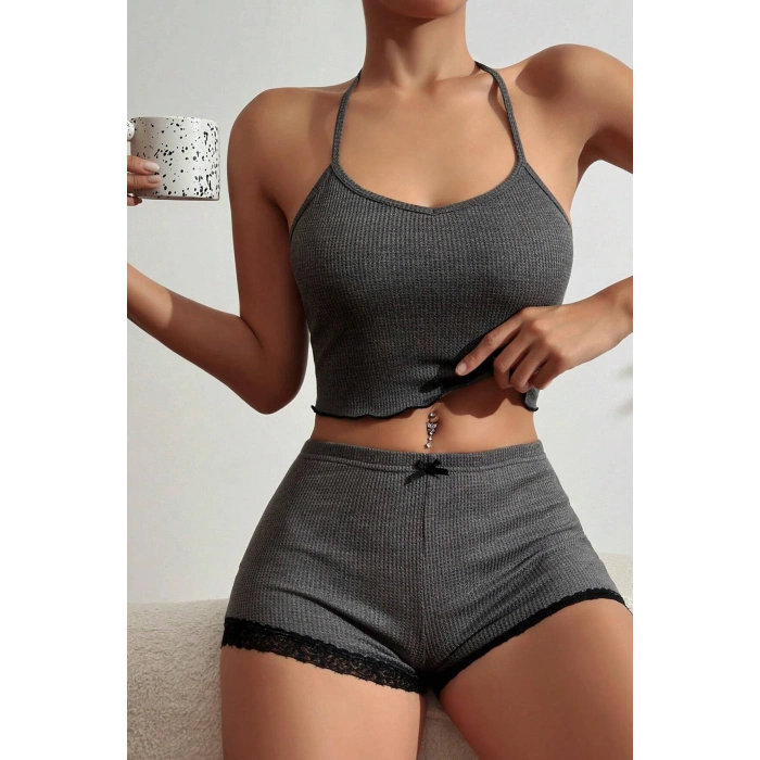 Kadın Gri Kaşkorse Sırt ve Bacak Kısmı Dantel Detaylı Şortlu Gecelik Takım