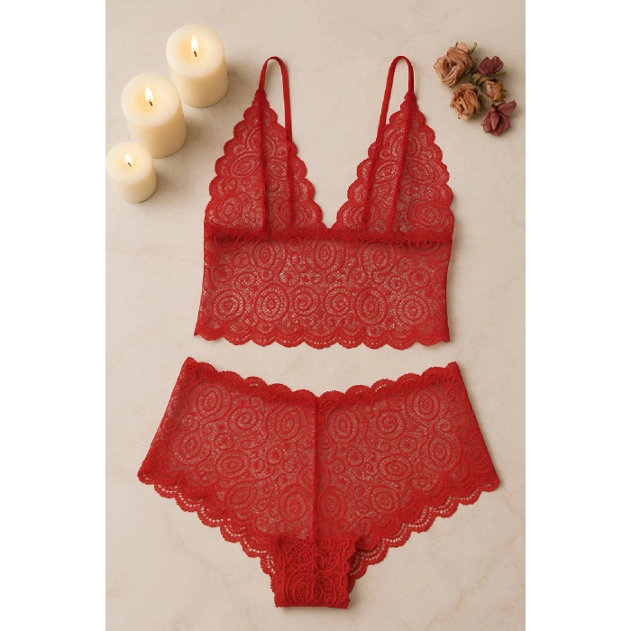 Kadın Kırmızı Dantel Bralet Şort Takımı – Tutkulu ve Çekici İç Giyim