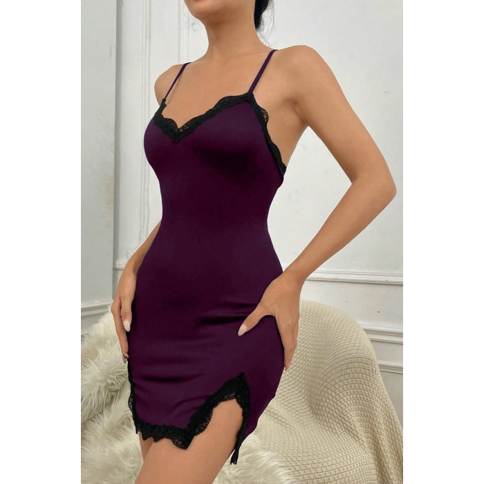Kadın Mor Göğsü ve Bacakları Dantelli Yırtmaçlı Şık Gecelik