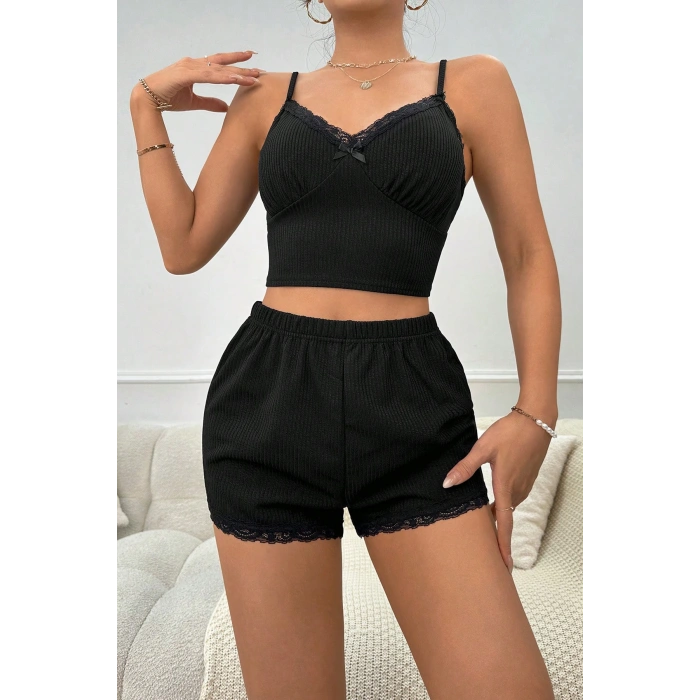 Kadın Siyah Alt ve Üst Dantel Detaylı Fiyonklu Şortlu Gecelik Takımı
