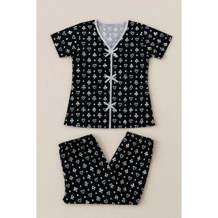 Kadın Siyah Beyaz Kalp Desenli Fiyonklu Kısa Kollu Pijama Takımı