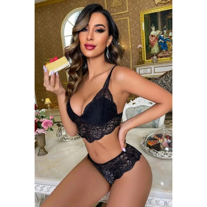 Kadın Siyah Dantel Bralet ve Slip Külotlu İç Çamaşır Takımı