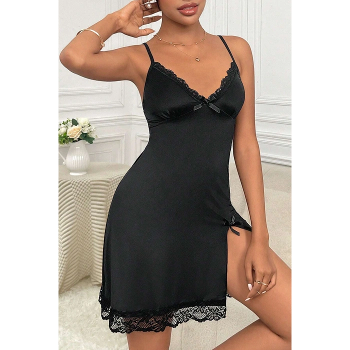 Kadın Siyah Dantelli Fiyonklu ve Yırtmaçlı Şık Gecelik