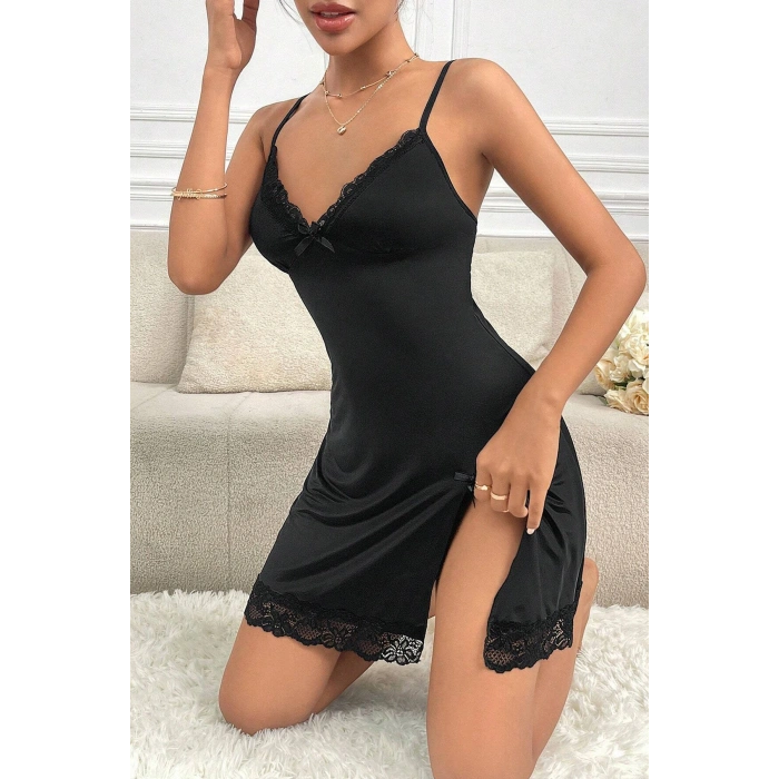 Kadın Siyah Dantelli Fiyonklu ve Yırtmaçlı Şık Gecelik
