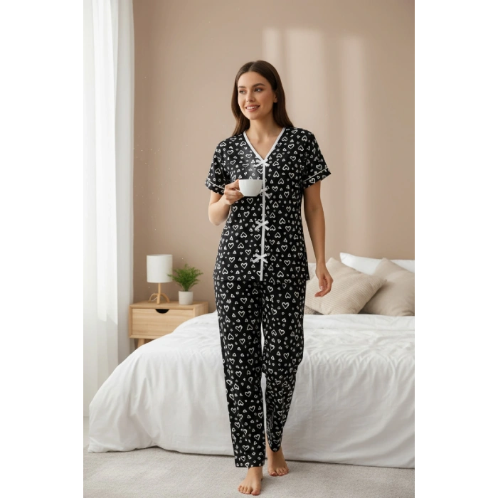 Kadın Siyah Kalp Desenli Fiyonklu Kısa Kollu Uzun Pijama Takımı