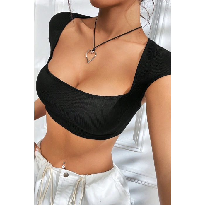 Kadın Siyah Sırt Dekolteli ve Boyundan Bağlamalı Yarım Kol Crop Top Bluz