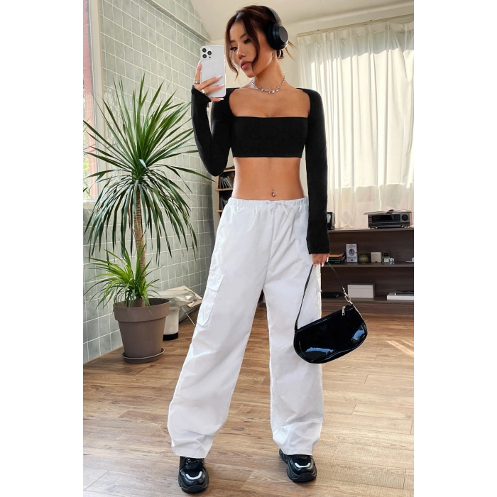 Kadın Siyah Uzun Kol Göğüs ve Sırt Dekolteli Crop Top Bluz