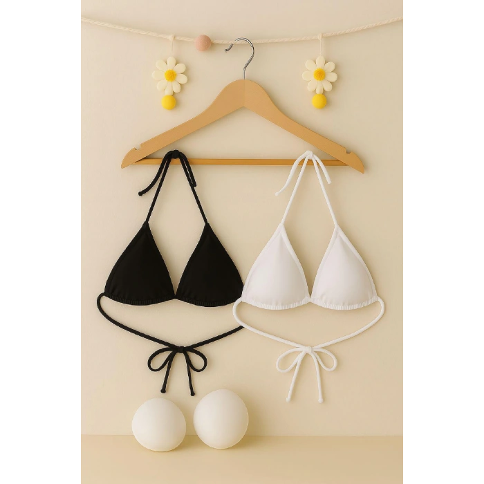 Kadın Siyah ve Beyaz Minimal Kesim Üçgen Bikini Üstü