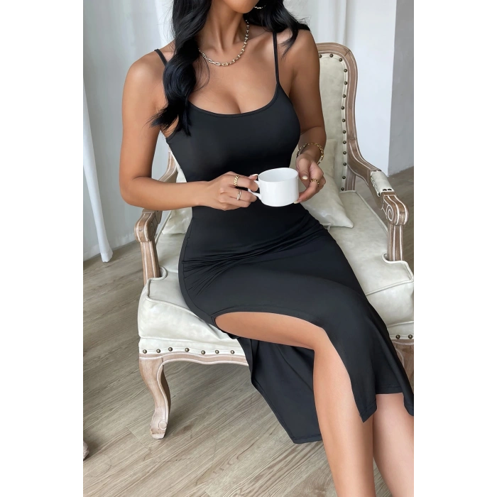 Kadın Siyah Yırtmaçlı Diz Altı Vücüdu Saran Gecelik