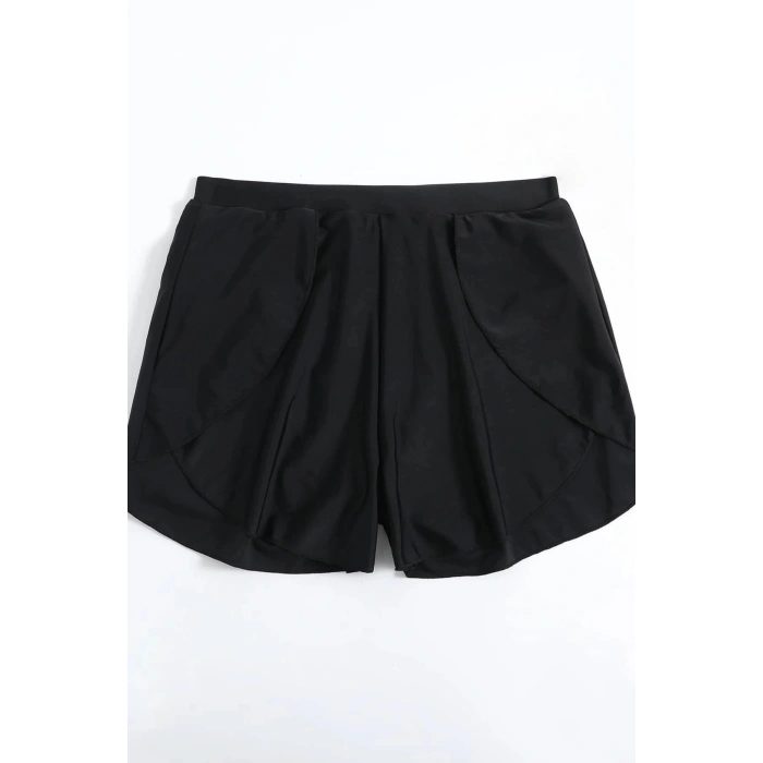 Kadın Siyah Yırtmaçlı Etek Görünümlü Şık Deniz Şortu