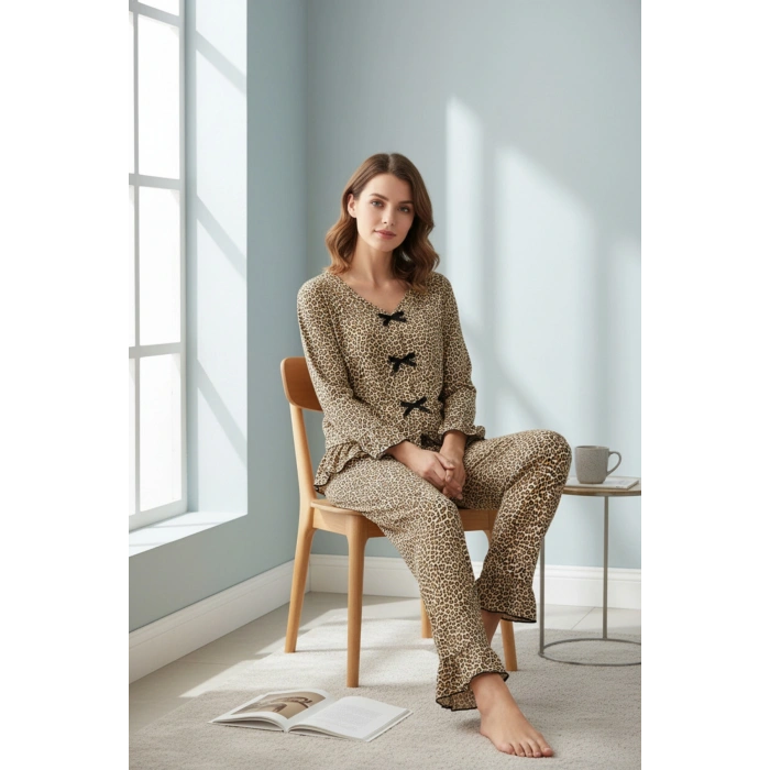 Kadın Uzun Kollu Leopar Desenli Fiyonklu Ev Giyim Pijama Takımı