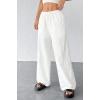 Kadın Beyaz Bol Kesim Cepli Geniş Paça Dökümlü Pantolon