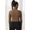 Kadın Kahverengi Uzun Kol Fermuarlı Parmak Geçme Detaylı Dik Yaka Crop Top Bluz