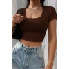 Kadın Kahverengi Yarım Kol Düz Yaka Crop Top Bluz