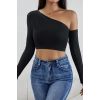 Kadın Siyah Tek Omuz Detaylı Uzun Kol Crop Top Bluz
