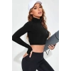 Kadın Siyah Uzun Kol Fermuarlı Parmak Geçme Detaylı Dik Yaka Crop Top Bluz