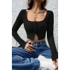 Kadın Siyah Uzun Kollu Agraflı Göğüs ve Göbek Dekolteli Crop Top Bluz